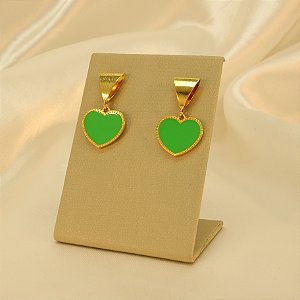 Brinco de Coração Resinado e Banhado a Ouro 18k