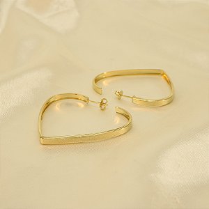 Brinco Argola com Design de Coração Banhado a Ouro 18k
