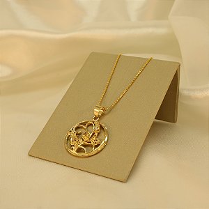 Gargantilha Trabalhada com Rosas Banhado a Ouro 18k