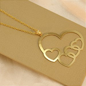 Gargantilha com Design de Corações Banhado a Ouro 18k