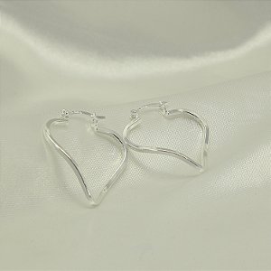 Brinco Argola de Coração com Ondulações Banhado a Prata 925