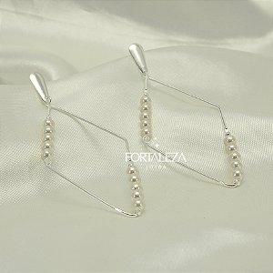 Brinco com Detalhes em Pérolas Banhado a Prata 925