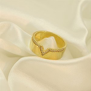 Anel com Detalhe em Zircônia Cristal Banhado a Ouro 18k