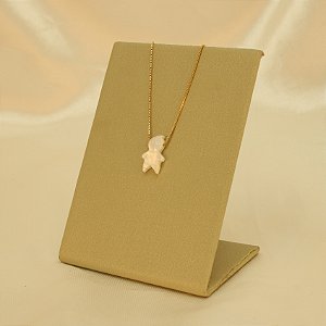 Gargantilha Menino em Resina Banhado a Ouro 18k