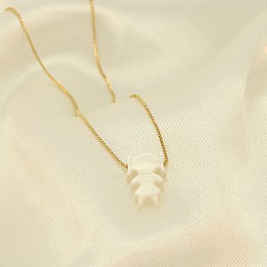 Gargantilha Menina em Resina Banhado a Ouro 18k