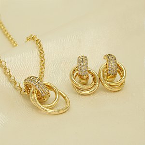 Conjunto de Design Entrelaçado e Zircônia Banhado a Ouro 18k