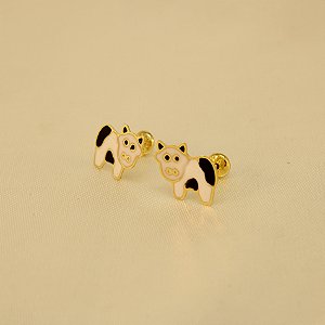 Brinco de Vaquinha Resinado e Banhado a Ouro 18k