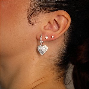 Brinco Coração Cravejado em Zircônia Banhado a Prata 925