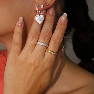Anel Meia Aliança Cravejado em Zircônia Banhado a Prata 925