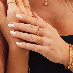 Anel Meia Aliança Cravejado em Zircônia Banhado a Ouro 18k