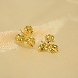Brinco Trevo de Três Folhas Banhado a Ouro 18k