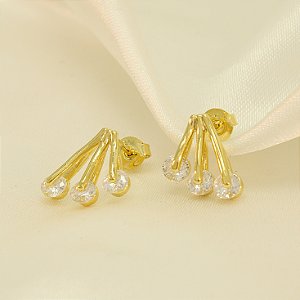 Brinco com Três Zircônias em Hastes Banhado a Ouro 18k