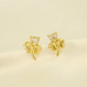 Brinco Trevo com Detalhe em Zircônia Banhado a Ouro 18k