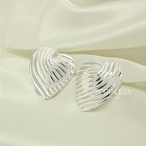 Brinco de Coração Texturizado Banhado a Prata 925