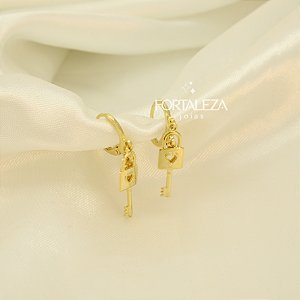 Brinco Argola com Chave e Cadeado Banhado a Ouro 18k