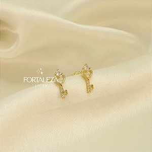 Brinco de Chave Cravejado em Zircônia Banhado a Ouro 18k