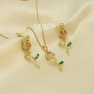 Conjunto de Rosa com Detalhe em Zircônias Banhado a Ouro 18k