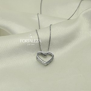 Gargantilha de Coração Vazado Banhado a Ouro Branco