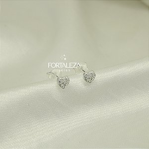 Brinco de Coração Cravejado em Zircônia Banhado a Prata 925
