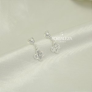 Brinco de Trevo Texturizado Banhado a Prata 925