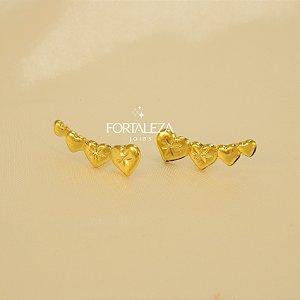 Brinco Ear Cuff de Corações Banhado a Ouro 18k