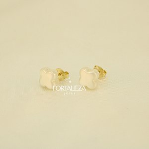 Brinco Pérola com Design de Trevo Banhado a Ouro 18k