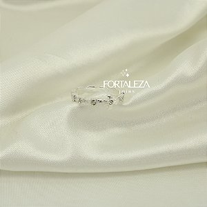 Anel de Cruz Cravejado em Zircônia Cristal Banhado a Prata