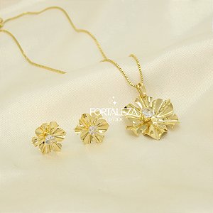 Conjunto de Flor com Zircônia Cristal Banhado a Ouro 18k