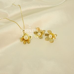 Conjunto de Flor com Pérola Banhado a Ouro 18k