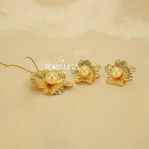 Conjunto de Flor Orgânica e Pérola Banhado a Ouro 18k