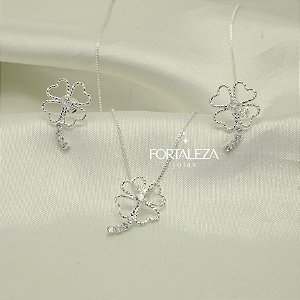 Conjunto Trevo Vazado com Zircônia Banhado a Prata