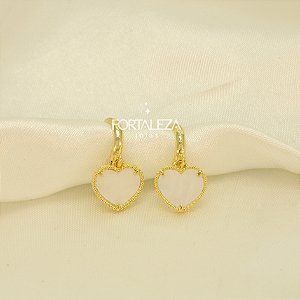 Brinco Argola de Coração em Resina Banhado a Ouro 18k