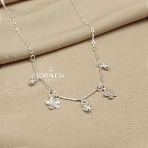 Gargantilha Flores e Corações Banhado a Prata