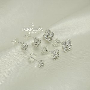 Brinco em Trio de Flor com Zircônia Banhado a Prata