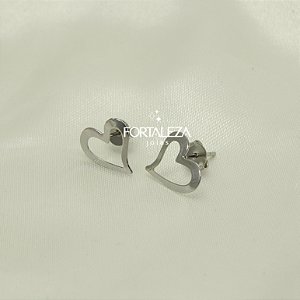 Brinco de Coração Vazado em Aço Inox