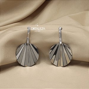 Brinco com Design Plissado em Aço Inox
