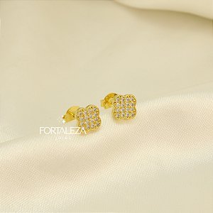 Brinco Trevo Cravejado em Zircônia Banhado a Ouro 18k