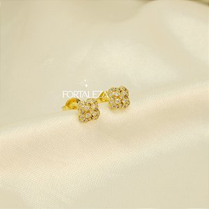 Brinco de Flor Cravejado com Zircônia Banhado a Ouro 18k