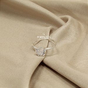 Anel Solitário com Zircônia Cristal em Prata 925