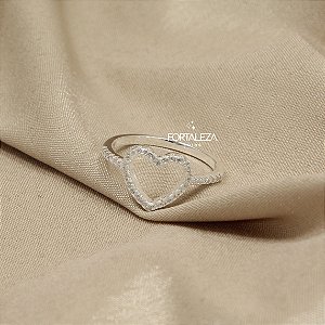 Anel de Coração Vazado com Zircônia Cristal em Prata 925