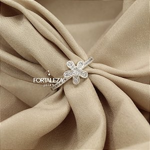 Anel Flor Cravejada em Zorcônia Cristal Banhado a Prata