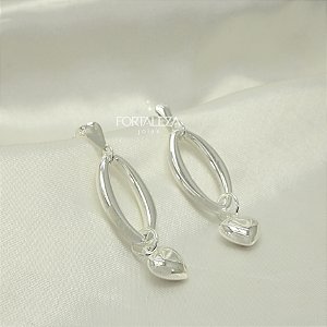 Brinco Oval com Coração Banhado a Prata
