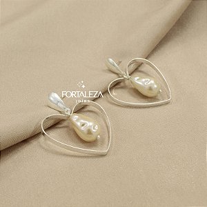 Brinco de Coração com Pérola Barroca Banhado a Prata