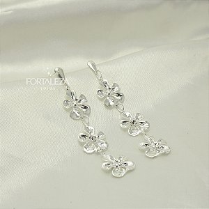 Brinco de Flores com Detalhe de Zircônia Banhado a Prata