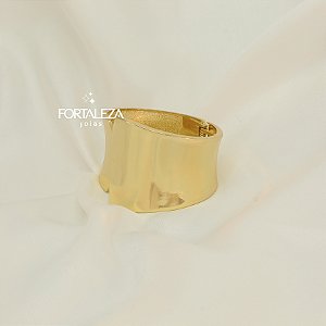 Bracelete com Design Assimétrico Banhado a Ouro 18k