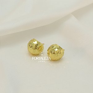 Brinco Meia Argola com Design Diamantado Banhado a Ouro 18k