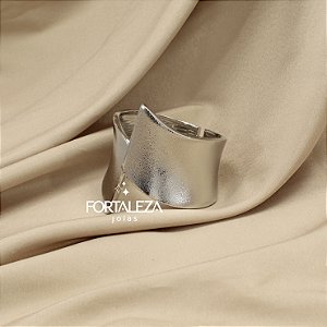 Bracelete com Design Assimétrico Banhado a Ródio Branco