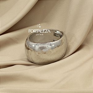 Bracelete com Design Martelado Banhado a Ródio Branco