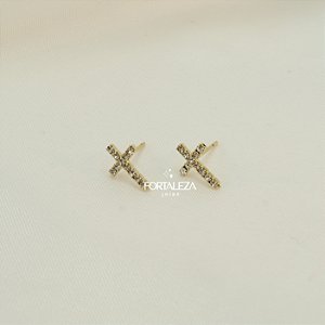 Brinco Cruz Cravejada em Zircônia Cristal Banhado a Ouro 18k