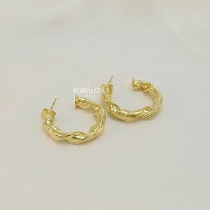 Brinco Argola de Desing Torcido Banhado a Ouro 18k
